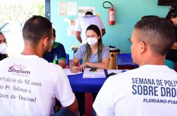 Prefeitura de Floriano realiza ação social Floriano Cidadã na Comunidade Terapêutica Shalom(Imagem:SECOM)