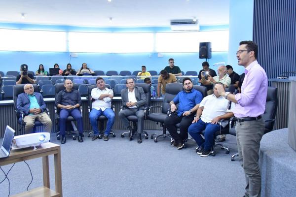 Vereadores cobram melhorias em reunião com Águas do Piauí na Câmara Municipal.(Imagem:CMF)