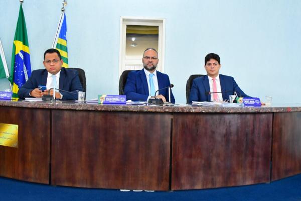 Sessão dupla encerra primeira quinzena legislativa na Câmara de Floriano.(Imagem:CMF)