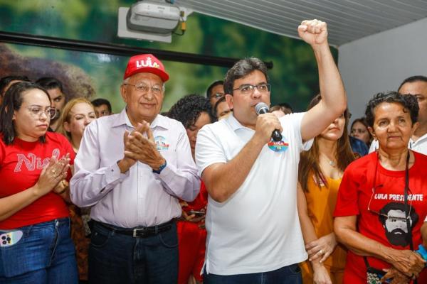 O prefeito de Teresina oficializou o apoio na sede do PT do Piauí, ao lado do governador eleito Rafael Fonteles. (Imagem:Divulgação/Ascom)