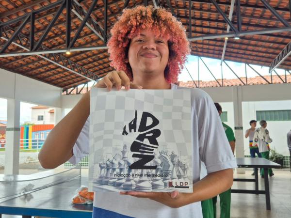 Em car&aacute;ter piloto, o xadrez &eacute; apresentado como ferramenta pedag&oacute;gica, contribuindo para o desenvolvimento de habilidades cognitivas.(Imagem:Ascom Seduc)