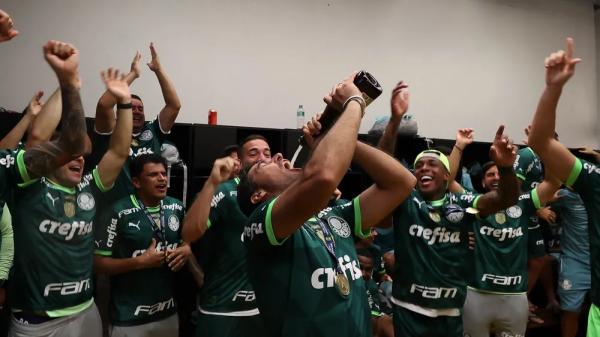 Abel Ferreira festeja o título brasileiro do Palmeiras.(Imagem: Cesar Greco)