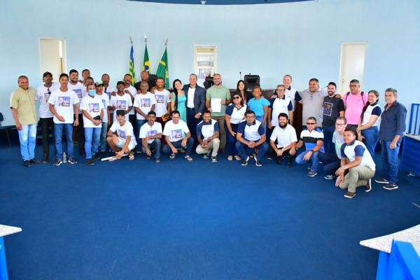 Poder Legislativo de Floriano recebe organização assistencial para reunião.(Imagem:CMF)