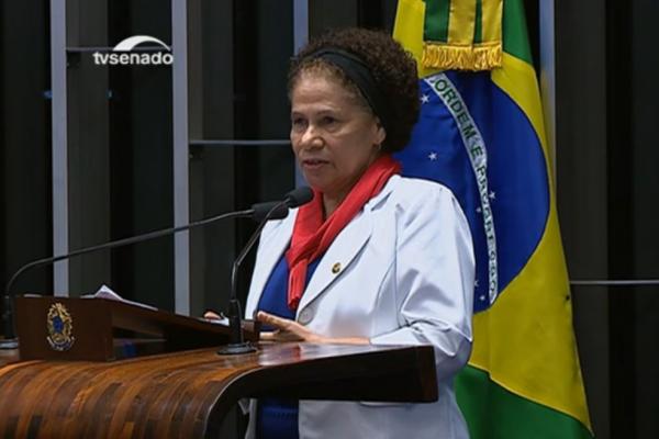 Regina Sousa em dircurso no Senado sobre o impeachment.(Imagem: Reprodução/TV Senado)