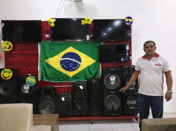 Genilson Silva, gerente da Loja Vamol em Floriano.(Imagem:FlorianoNews)