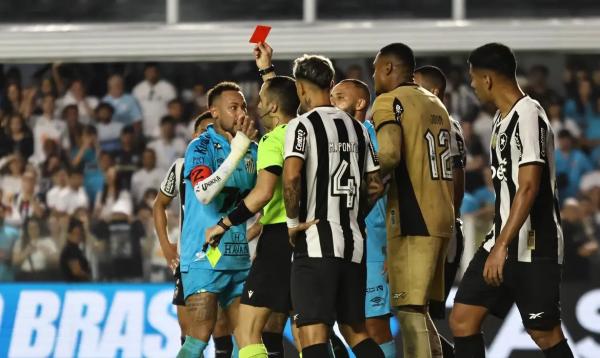 Com contrato acabando, atacante pode ter feito último jogo pelo Peixe.(Imagem:REUTERS/Thiago Bernardes)