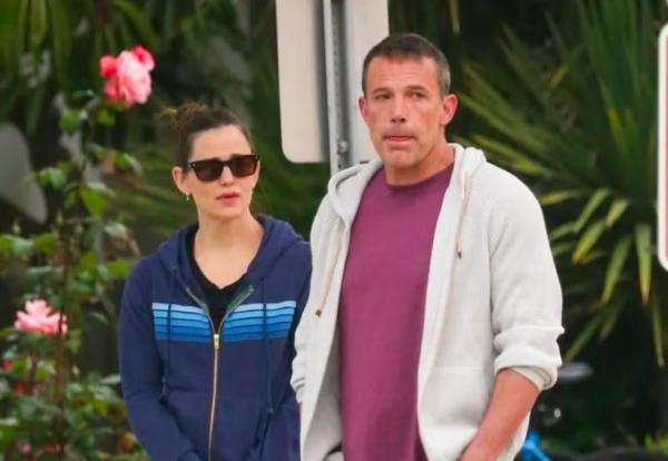 Jennifer Garner e Ben Affleck em passeio pelas ruas de Los Angeles.(Imagem: Getty Images)