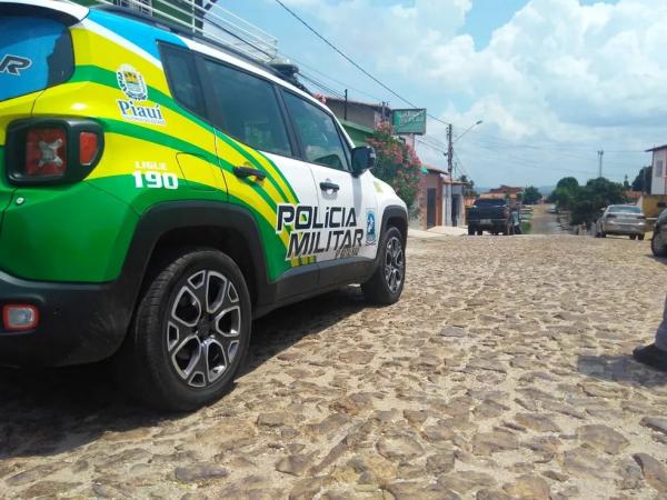 Dois homens são encontrados mortos com marcas de tiros em Teresina.(Imagem:Gilcilene Araújo/G1)