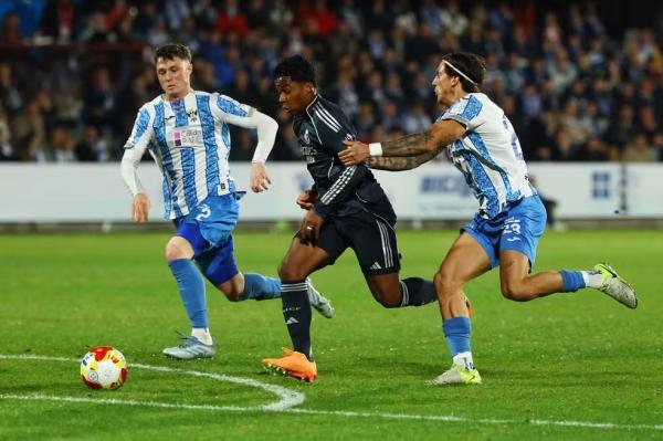 Endrick em Talavera x Real Madrid na terceira fase da Copa do Rei.(Imagem:REUTERS/Susana Vera)