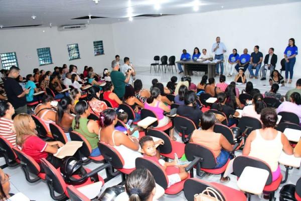 Prefeitura de Floriano realiza reuni&atilde;o com pr&eacute;-selecionados do programa Minha Casa, Minha Vida(Imagem:Secom)