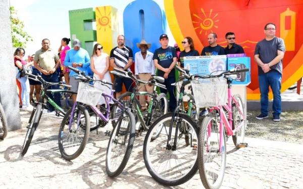 Passeio ciclístico reúne mais de 600 participantes neste domingo em Floriano.(Imagem:Secom)