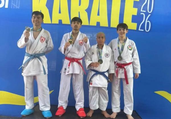 Atletas e t&eacute;cnico contem com apoio do Bolsa Atleta e Piau&iacute; no P&oacute;dio da Secepi.(Imagem:Ascom Secepi)