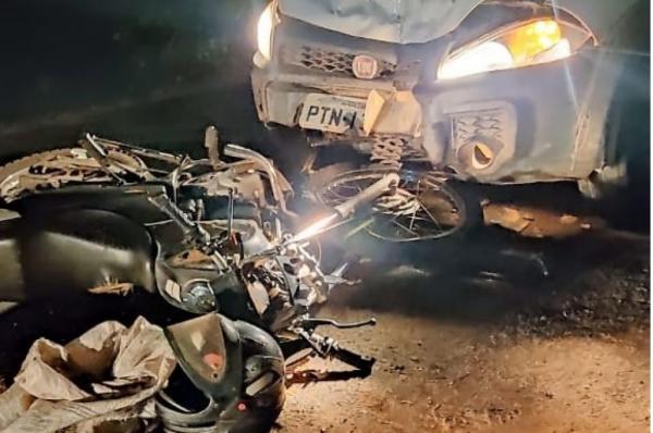 Homem morre e esposa fica ferida em acidente entre veículo da Equatorial e motocicleta(Imagem:Reprodução)