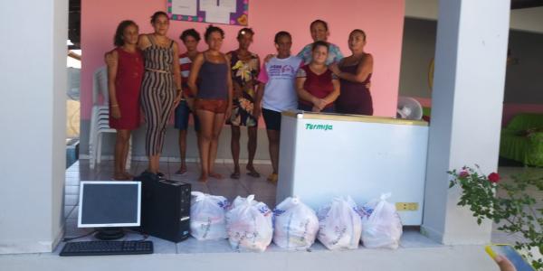 SICOMFLOR realiza doação de cestas básicas, freezer e computador à Casa Dorcas(Imagem:Divulgação)