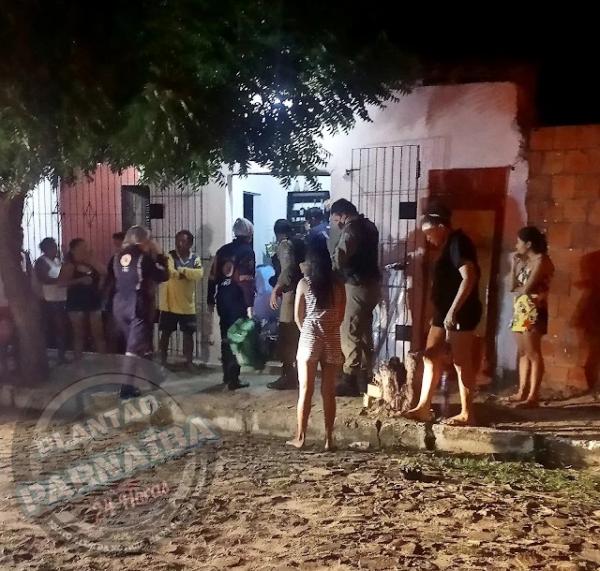 Após o crime, a dupla fugiu em sentido ignorado. O local foi isolado pela Polícia Militar e em seguida o corpo foi removido pelo Instituto de Medicina Legal (IML).(Imagem:Reprodução)