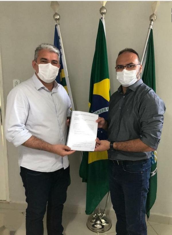 Joab Curvina assume a presidência da Câmara Municipal de Floriano(Imagem:Reprodução)