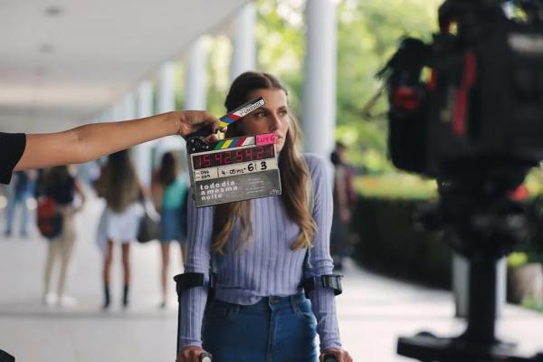  Paola Antonini no set de 