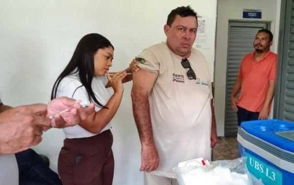 Prefeitura de Floriano refor&ccedil;a combate &agrave; dengue com vacina&ccedil;&atilde;o de agentes de endemias.(Imagem:Secom)