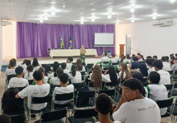 Ronda Escolar promove palestras sobre prevenção às drogas em escolas de Floriano(Imagem:Reprodução/Instagram)