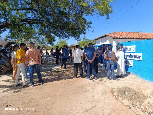Prefeitura de Barão de Grajaú entrega nova escola no Povoado Limoeiro(Imagem:FlorianoNews )