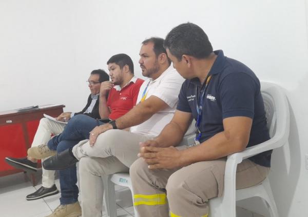 Prefeitura de Floriano realiza reunião para tratar de cabeamentos soltos nas vias públicas(Imagem:Secom)