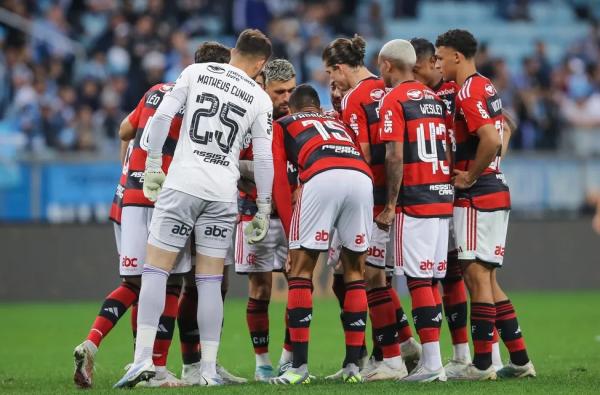 Elenco titular do Flamengo em partida contra o Grêmio, pela Copa do Brasil.(Imagem:Pedro H. Tesch/AGIF)