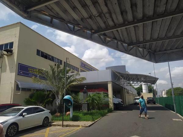 Marilene Pereira foi socorrida com vida por uma ambulância do Serviço de Atendimento Móvel de Urgência (Samu) e levada ao Hospital de Urgência de Teresina (HUT).(Imagem:Ilanna Serena/g1)