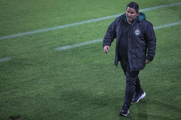 Coritiba demite técnico Eduardo Barroca e diretor de futebol(Imagem:Divulgação)