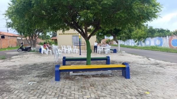 Sa&uacute;de na Pra&ccedil;a leva atendimentos gratuitos para moradores do bairro Vila do Bec, em Bar&atilde;o de Graja&uacute;.(Imagem:FlorianoNews)