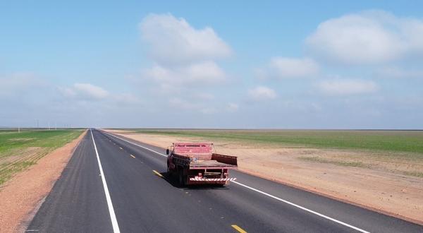 PI-392, conhecida como Rodovia da Soja.(Imagem:Ascom DER)