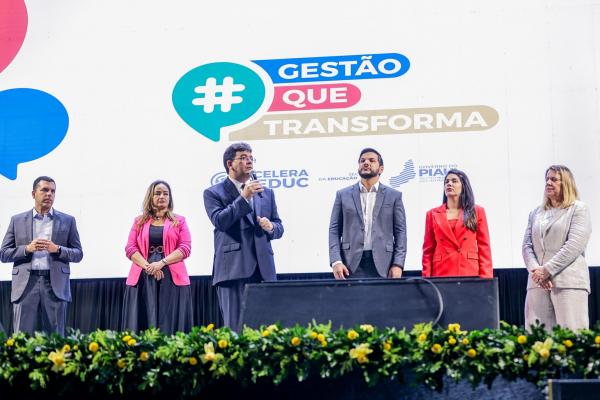 Governador premia 50 escolas de melhor desempenho com 14º salário para servidores e valor de um salário para estudantes(Imagem:Gabriel Paulino)