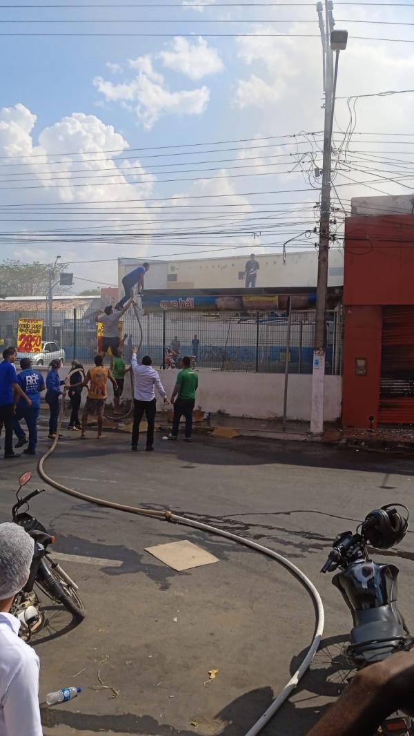 Incêndio na loja Claro de Floriano é contido sem feridos.(Imagem:Divulgação)