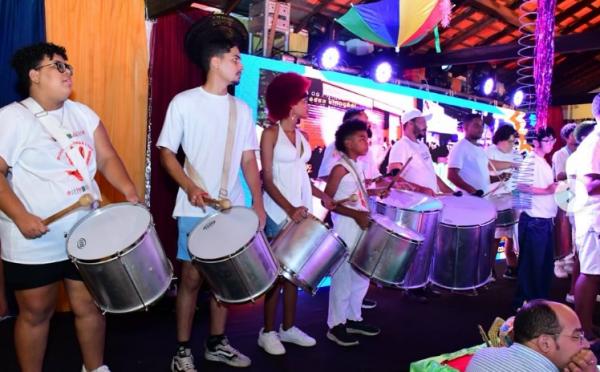  Pedro Henrique e Samara Martins s&atilde;o coroados Rei e Rainha do Carnaval 2026 em Floriano(Imagem:Secom)