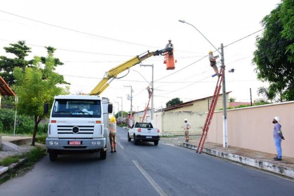 Prefeitura de Floriano dá continuidade ao trabalho de modernização da iluminação pública(Imagem:Secom)