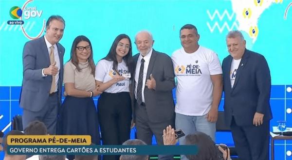 Mariana Carvalho, estudante do CETI Inês Maria de Sousa Rocha, de Piracuruca, representou o estado do Piauí na cerimônia em Brasília (DF).(Imagem:Divulgação)