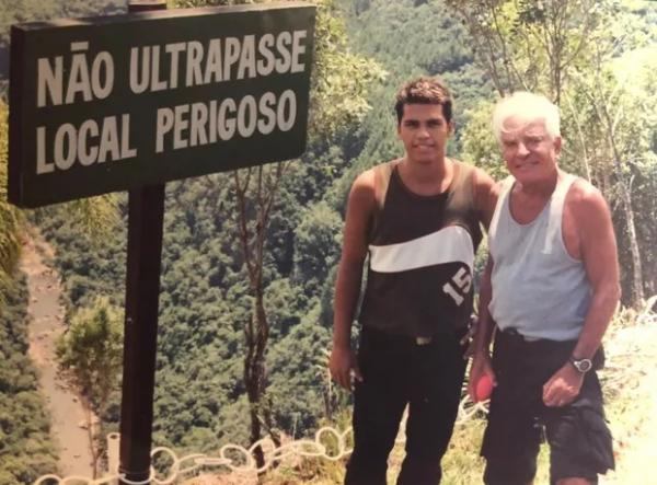 Roger e o pai, Cid Moreira, não se veem há 20 anos.(Imagem:Arquivo Pessoal)