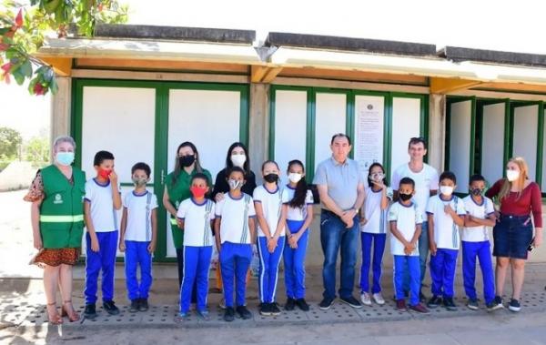 Prefeito Antônio Reis participa da implantação de novos PEVs em escolas municipais(Imagem:SECOM)