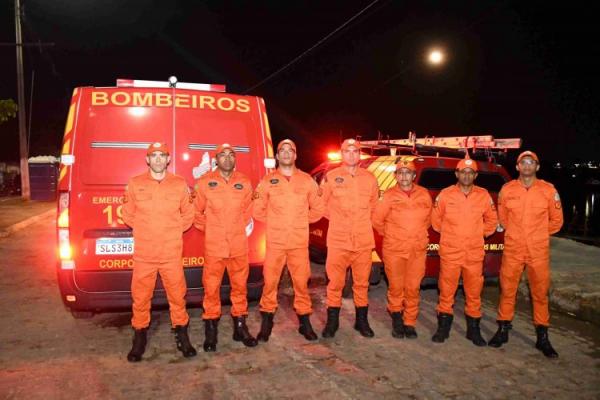 Arrastão com Durval Lelys marca Estreia da Folia de Carnaval em Floriano (Imagem:Secom)