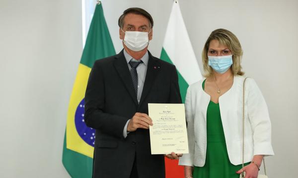 Documento garante prerrogativas de atuação do diplomata em outro país.(Imagem:Marcos Corrêa/PR)