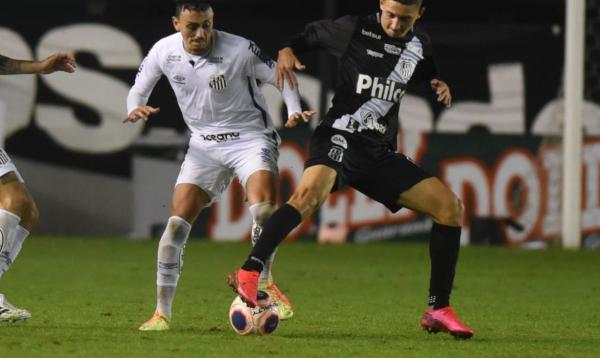 Após Peixe abrir o placar, Macaca marca três para triunfar.(Imagem:Ivan Storti/ Santos FC/Direitos Reservados Esporte)