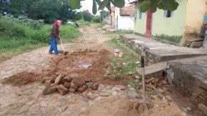 Tapa-buracos recupera ruas em nove bairros de Floriano(Imagem:SECOM)