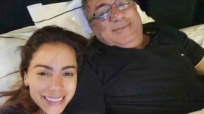 Mauro Machado, pai da cantora Anitta, revelou que enfrentou um câncer no pulmão após sofrer um AVC. Nas redes sociais, ele compartilhou um relato em que disse não estar se sentindo(Imagem:Reprodução)