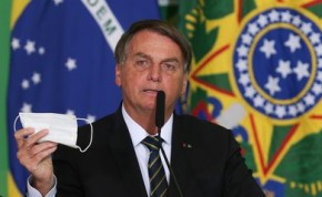 Bolsonaro quer desobrigar uso de máscara em brasileiros vacinados e que já pegaram Covid.(Imagem:Divulgação)