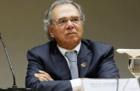 Líderes do centrão e membros do mercado financeiro afirmam que a permanência de Paulo Guedes como ministro da Economia se dá só por falta de um plano B.  Auxiliares de Bolsonaro fi(Imagem:Reprodução)
