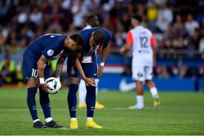 Neymar e Mbappé são chamados para reunião após discussão(Imagem:Divulgação)