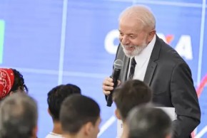Presidente Lula participa de cerimônia para o anúncio de pagamento do primeiro incentivo financeiro-educacional do Programa Pé-de-Meia.(Imagem:Marcelo Camargo/Agência Brasil)
