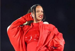 Rihanna desfila hits na sua volta aos palcos(Imagem:Divulgação)
