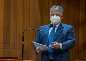 Gustavo Neiva parabenizou o procurador-geral de Justiça, Cleandro Moura, por recomendar o retorno imediato das aulas presenciais em todo o Piauí.(Imagem:Alepi)