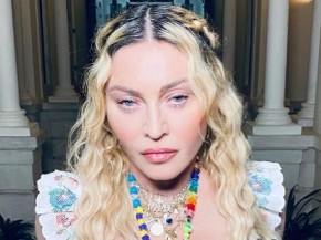 Madonna comemora aniversário de 62 anos na Jamaica e posa com cigarro de maconha(Imagem:Reprodução)