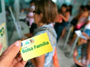 No Piauí, 460 mil famílias cadastradas no Bolsa Família migrarão para o Auxílio Brasil(Imagem:Reprodução)